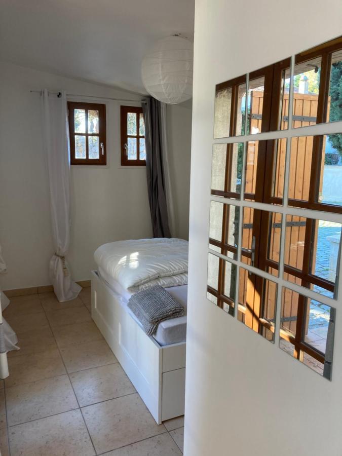 Gite Encore Un Soir Hyeres Ngoại thất bức ảnh