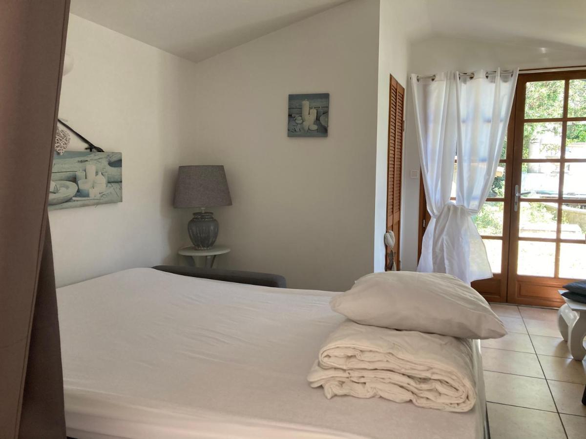 Gite Encore Un Soir Hyeres Ngoại thất bức ảnh